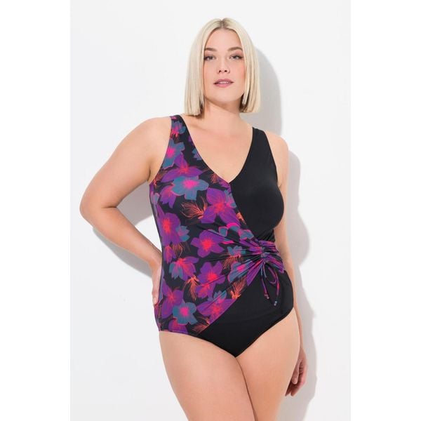 Damski Strój kąpielowy kwiaty miękkie miseczki kopertowy styl. Czarne stroje jednoczęściowe Ulla Popken, bez wzorów, z elastanu. W wyprzedaży za 235.99 zł.