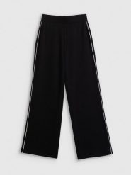 4F Spodnie dresowe z szerokimi nogawkami damskie - czarne L. Czarne spodnie dresowe damskie 4F, bez wzorów, z dresówki. Za 159.99 zł.