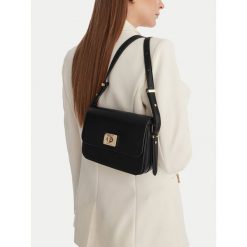 Torebka Nine West. Czarne listonoszki damskie Nine West, bez wzorów, bez dodatków. Za 199.99 zł.