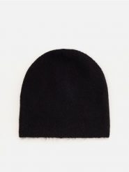 Czapka beanie - ciemnofioletowy. Fioletowe czapki damskie Reserved, bez wzorów. Za 59.99 zł.