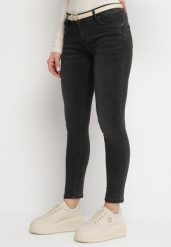Czarne Jeansy o Kroju Skinny z Niskim Stanem Solavina. Czarne jeansy damskie Born2be, bez wzorów, z jeansu, z obniżonym stanem. Za 89.99 zł.