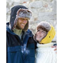 Czapka Zimowa Unisex Typu Traper. Fioletowe czapki damskie RESULT, na zimę, z aplikacjami, z futra. Za 51.99 zł.