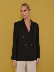 Wiskozowa marynarka dwurzędowa regular fit z domieszką lnu - czarny. Czarne marynarki i żakiety damskie Sinsay, l, bez wzorów, z wiskozy. Za 79.99 zł.