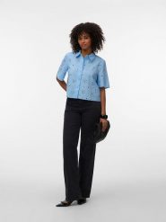 Vero Moda Bluzka w kolorze błękitnym rozmiar: XL. Niebieskie bluzki damskie Vero Moda, xl, bez wzorów, z bawełny, bez kołnierzyka, bez ramiączek. Za 129.95 zł.