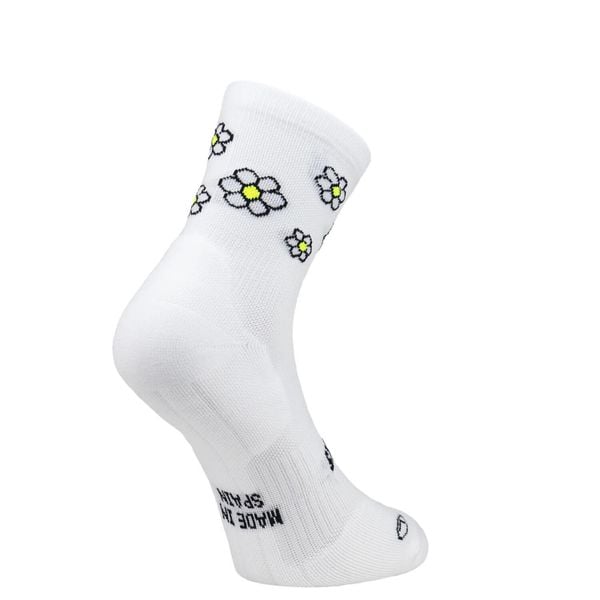 Skarpetki Sporcks Marguerite. Białe skarpetki damskie SPORCKS, bez wzorów, z nylonu. Za 93.00 zł.