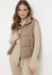 Ciemnobeżowa Kamizelka z Ozdobnym Suwakiem i Wysoką Stójką Avertia. Brązowe kamizelki damskie Born2be, xl, bez wzorów, bez kaptura. Za 49.99 zł.