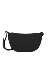 G-Star Raw Torebka GSR-B-013-07 Czarny. Czarne listonoszki damskie G-Star Raw, bez wzorów, z materiału, bez dodatków. Za 159.99 zł.