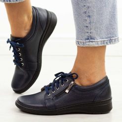 Granatowe skórzane Polskie półbuty damskie Gregors 1152. Niebieskie półbuty damskie GREGORS, na jesień, bez wzorów, z jeansu, bez obcasa, na płaskiej podeszwie, bez zapięcia. Za 379.00 zł.