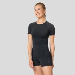 Koszulka termoaktywna z krótkim rękawem damska Odlo PERFORMANCE LIGHT ECO. Czarne koszulki sportowe damskie ODLO, bez wzorów, bez ramiączek. Za 255.30 zł.