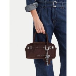 Torebka Guess Jeans. Brązowe kuferki damskie Guess Jeans, z aplikacjami, z jeansu, bez dodatków. Za 269.99 zł.