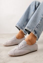 Szare Sneakersy Kultowe Tenisówki Y2K z Imitacji Zamszu Nerialle. Szare obuwie sportowe damskie Renee, z koronki, bez zapięcia, tenisowe. Za 79.99 zł.