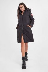 Płaszcz pikowany ARMANI EXCHANGE. Płaszcze damskie Armani Exchange, m, bez wzorów, bez kaptura. W wyprzedaży za 919.17 zł.