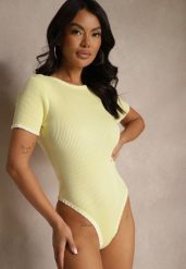 Żółte Body z Wiskozą z Dekoltem na Plecach i Ozdobną Lamówką Redorina. Żółte body i gorsety Renee, bez wzorów, z jeansu. Za 69.99 zł.
