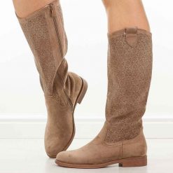 Coffee ażurowe kozaki damskie S.Barski 8022. Kozaki damskie S.BARSKI, na jesień, z zamszu, bez obcasa, na obcasie, bez zapięcia. Za 269.00 zł.