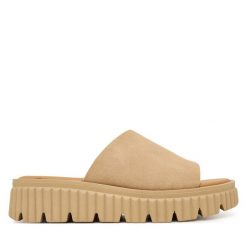 Klapki Tamaris. Brązowe klapki damskie Tamaris, bez wzorów, bez obcasa, bez zapięcia. Za 269.99 zł.