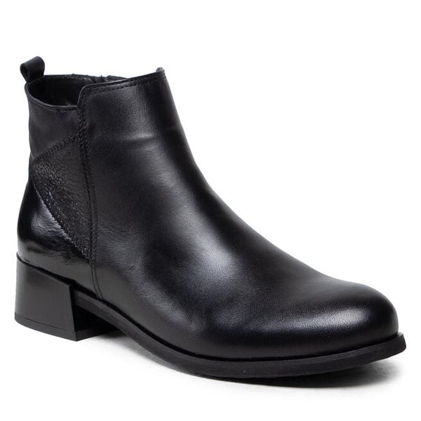 Botki Pollonus. Czarne botki damskie Pollonus, bez obcasa, na płaskiej podeszwie, bez zapięcia. Za 399.99 zł.