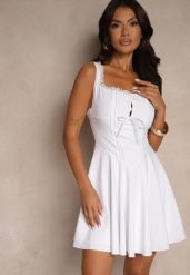 Biała Rustykalna Sukienka Vices o Rozkloszowanym Kroju z Grosetowym Wiązaniem Folessea. Białe sukienki damskie Renee, bez wzorów, eleganckie, bez ramiączek. W wyprzedaży za 99.99 zł.