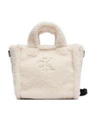 Calvin Klein Jeans Torebka Teddy Tote Bag IU0IU00355 Beżowy. Brązowe shopper bag Calvin Klein Jeans, bez wzorów, z jeansu, bez dodatków. Za 209.99 zł.