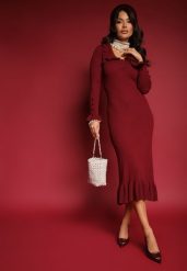 Bordowa Sweterkowa Sukienka Midi z Wywiniętym Kołnierzem i Falbankami Totfara. Czerwone sukienki damskie Renee, bez wzorów, eleganckie, bez ramiączek. W wyprzedaży za 119.99 zł.