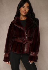 Bordowa Kurtka Futerko z Paskiem z Imitacji Skóry Zdobiona Klamerkami Jynlisa. Czerwone kurtki damskie Renee, m, z aplikacjami, z futra, bez kaptura. Za 259.99 zł.