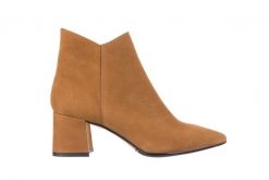 Botki Bayla-188 007 Rudy 188024, Skóra naturalna - 40. Brązowe botki damskie Bayla, na zimę, z nubiku, bez obcasa, bez zapięcia. W wyprzedaży za 179.10 zł.
