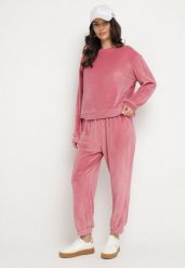 Różowy Welurowy Komplet Dresowy Bluza i Spodnie Typu Jogger Lisilwena. Czerwone bluzy damskie Born2be, l, bez wzorów, z dresówki, bez kaptura. Za 89.99 zł.
