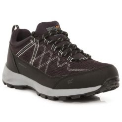Buty trekkingowe dla kobiet Regatta SAMARIS LOW. Brązowe obuwie trekkingowe damskie Regatta, bez zapięcia. Za 239.99 zł.