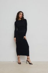 Sukienka z marszczeniami w kolorze TOTALLY BLACK - PIURA-XS/S. Czarne sukienki damskie Marsala, bez wzorów, z elastanu, eleganckie, bez ramiączek. Za 429.90 zł.