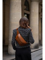 Victor & Hugo Paris Skórzana saszetka "Isla" w kolorze karmelowym - 40 x 15 x 3 cm rozmiar: onesize. Brązowe nerki i saszetki damskie Victor & Hugo Paris, bez wzorów, z materiału. Za 271.67 zł.