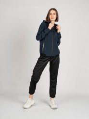 North Sails X Prada Kurtka "Takapuna" | 45 0509 000 0802 440 | Takapuna Jacket | Kobieta | Granatowy. Niebieskie kurtki damskie North Sails, m, bez wzorów, z elastanu, bez kaptura. W wyprzedaży za 649.00 zł.