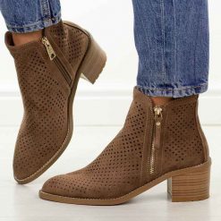 C.Beżowe ażurowe botki damskie na obcasie Vinceza 58621. Brązowe botki damskie VINCEZA, na jesień, z jeansu, eleganckie, bez obcasa, na obcasie, bez zapięcia. Za 219.00 zł.