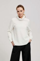 Bluza z szerokim golfem perłowa. Białe bluzy damskie MOODO, l, bez wzorów, z elastanu, bez kaptura. W wyprzedaży za 59.99 zł.