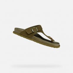 Sandały GEOX D SANDYBETT Zielony. Zielone sandały damskie Geox, bez wzorów, ze skóry, bez obcasa, bez zapięcia. Za 296.99 zł.