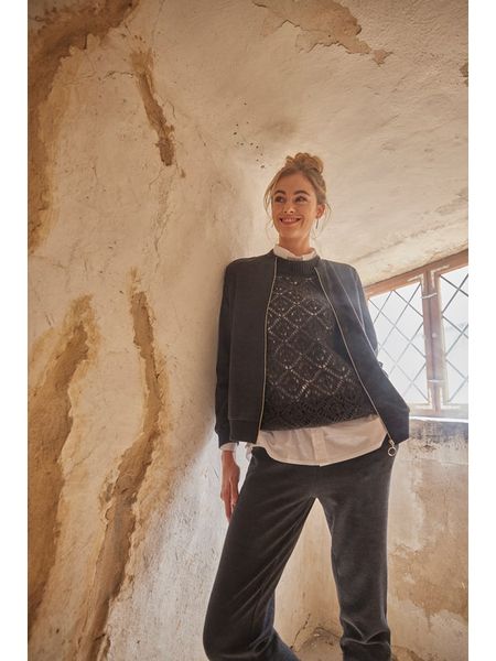 Aniston Spodnie w kolorze czarnym rozmiar: 46. Czarne spodnie materiałowe damskie Aniston, bez wzorów, z materiału. Za 61.17 zł.