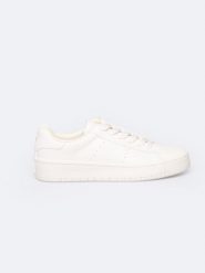 Sneakersy damskie ze skóry ekologicznej białe NN274577 101. Białe obuwie sportowe damskie Big Star, ze skóry ekologicznej, bez zapięcia. W wyprzedaży za 99.99 zł.