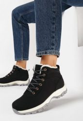 Czarne Ocieplane Traperki na Grubej Podeszwie Agolek. Czarne trapery damskie Born2be, bez zapięcia. Za 79.99 zł.