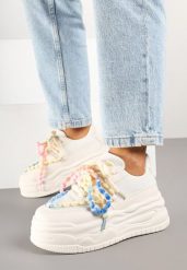 Beżowe Sneakersy na Grubej Podeszwie Ozdobione Koralikami Amomera. Brązowe obuwie sportowe damskie Born2be, bez zapięcia. Za 84.99 zł.