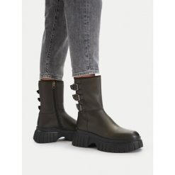Botki G-Star. Zielone botki damskie G-Star, retro, bez obcasa, na płaskiej podeszwie, bez zapięcia. Za 393.99 zł.