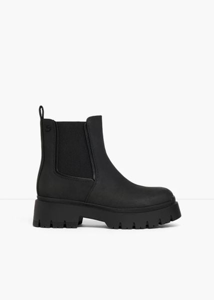 Sztyblety marki Esprit. Czarne botki damskie bonprix, bez obcasa, bez zapięcia. Za 349.99 zł.