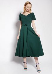 Rozkloszowana Midi Sukienka z Dekoltem Carmen - Zielona. Zielone sukienki damskie Lanti, bez wzorów, z materiału, wizytowe, bez ramiączek. Za 309.90 zł.