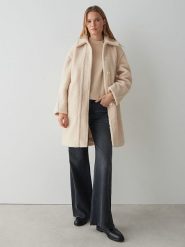 OPUS Płaszcz pluszowy "Heddy" w kolorze beżowym rozmiar: 38. Brązowe płaszcze damskie Opus, bez wzorów, bez kaptura. Za 282.99 zł.