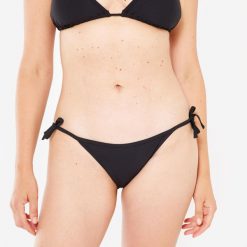 Dół kostiumu kąpielowego surfingowego damski Olaian Sofy Simi teksturowany. Czarne bikini OLAIAN, bez wzorów, z elastanu. Za 44.99 zł.