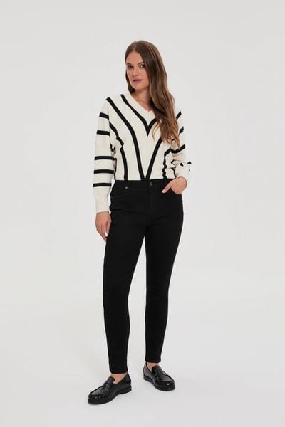 Jeansy typu skinny. Jeansy damskie MOODO. Za 149.99 zł.