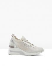 Sneakersy na podeszwie platformie Mustang. Brązowe obuwie sportowe casual damskie bonprix. Za 299.99 zł.