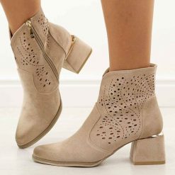 Beżowe ażurowe botki damskie na obcasie Potocki 12357. Brązowe botki damskie POTOCKI, na lato, z zamszu, eleganckie, bez obcasa, na obcasie, bez zapięcia. Za 219.00 zł.