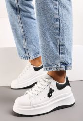 Biało-Czarne Sneakersy na Grubej Podeszwie z Motywem Misia Saldren. Białe obuwie sportowe damskie Born2be, bez zapięcia. Za 79.99 zł.