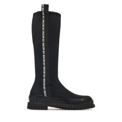 Kozaki LOVE MOSCHINO. Czarne kozaki damskie Love Moschino, bez obcasa, na płaskiej podeszwie, bez zapięcia. Za 1,099.00 zł.