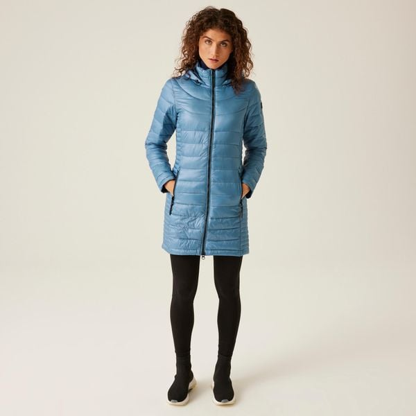 Kurtka turystyczna damska Andell III pikowana. Niebieskie kurtki damskie Regatta, bez wzorów, bez kaptura. W wyprzedaży za 276.50 zł.