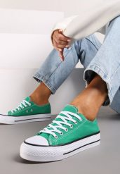 Zielone Trampki Przed Kostkę o Klasycznym Fasonie Wilarosa. Zielone trampki damskie Born2be, bez wzorów, z jeansu, przed kostkę, bez zapięcia. Za 39.99 zł.