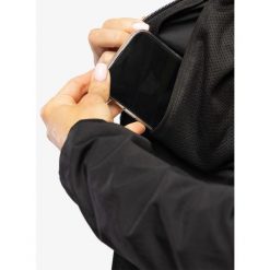 Kurtka softshell damska Marmot Alt HB Hoody. Czarne kurtki sportowe damskie Marmot, bez wzorów, z softshellu, bez kaptura. W wyprzedaży za 545.65 zł.